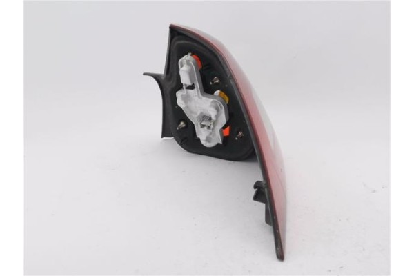 Recambio de piloto trasero izquierdo para renault megane ii sedán (lm0/1_) 1.5 dci referencia OEM IAM 8200142682  