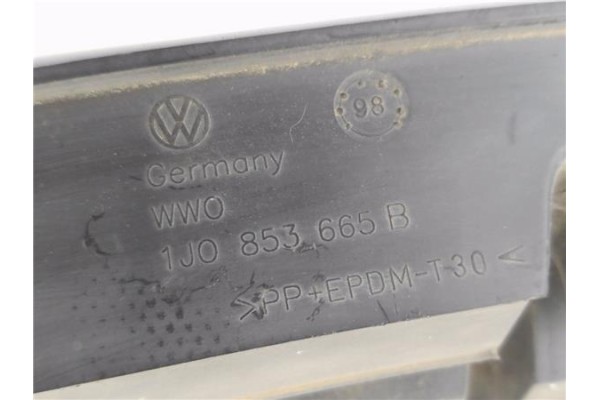 Recambio de rejilla paragolpes delantero izquierda para volkswagen golf iv berlina (1j1) 1.6 referencia OEM IAM 1J0853665B  