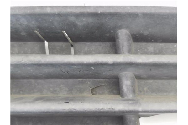 Recambio de rejilla paragolpes delantero izquierda para volkswagen golf iv berlina (1j1) 1.6 referencia OEM IAM 1J0853665B  