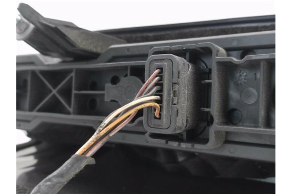 Recambio de piloto trasero izquierdo para renault master iii combi 2.3 l1h1 3,0t referencia OEM IAM 265550023R 17148500 