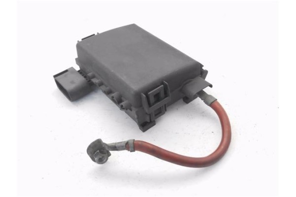 Recambio de caja fusibles/rele para volkswagen golf iv berlina (1j1) 1.9 advance referencia OEM IAM 1J0937550  
