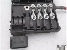 Recambio de caja fusibles/rele para volkswagen golf iv berlina (1j1) 1.9 advance referencia OEM IAM 1J0937550  