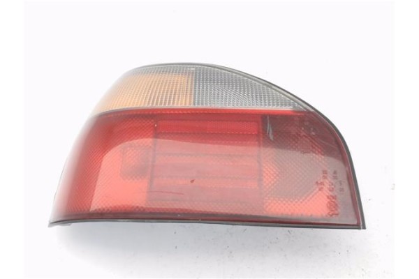 Recambio de piloto trasero izquierdo para nissan sunny berlina (n14) 1.4 lx referencia OEM IAM 3525E+16  