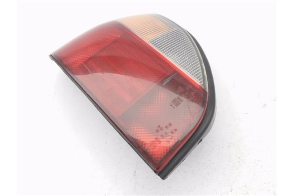 Recambio de piloto trasero izquierdo para nissan sunny berlina (n14) 1.4 lx referencia OEM IAM 3525E+16  