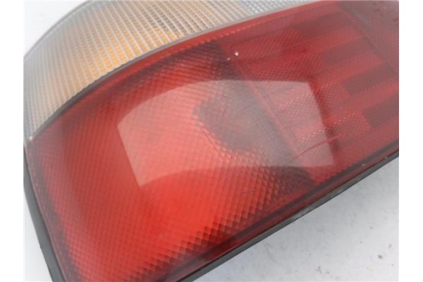 Recambio de piloto trasero izquierdo para nissan sunny berlina (n14) 1.4 lx referencia OEM IAM 3525E+16  