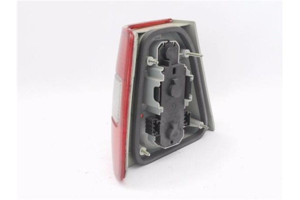 Recambio de piloto trasero derecho para volvo serie 960 berlina/familiar 2.5 24v berlina referencia OEM IAM 9126861 9126886 