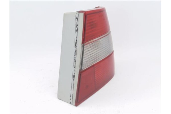 Recambio de piloto trasero derecho para volvo serie 960 berlina/familiar 2.5 24v berlina referencia OEM IAM 9126861 9126886 