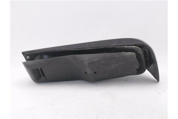 Recambio de piloto trasero izquierdo para ford sierra berlina 1.6 bravo referencia OEM IAM 6151243  