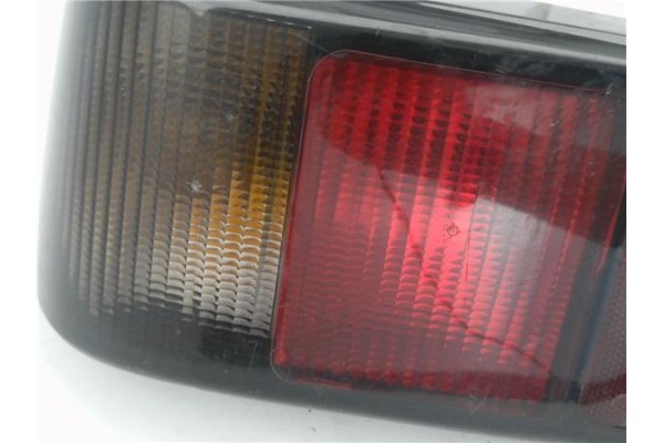 Recambio de piloto trasero izquierdo para ford sierra berlina 1.6 bravo referencia OEM IAM 6151243  