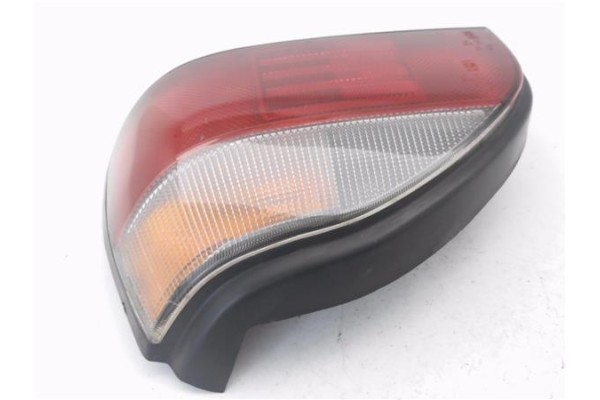 Recambio de piloto trasero derecho para nissan sunny berlina (n14) 1.4 lx referencia OEM IAM B655062C00  