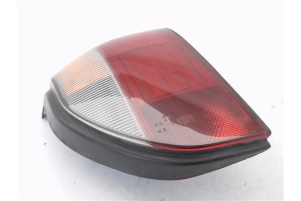 Recambio de piloto trasero derecho para nissan sunny berlina (n14) 1.4 lx referencia OEM IAM B655062C00  