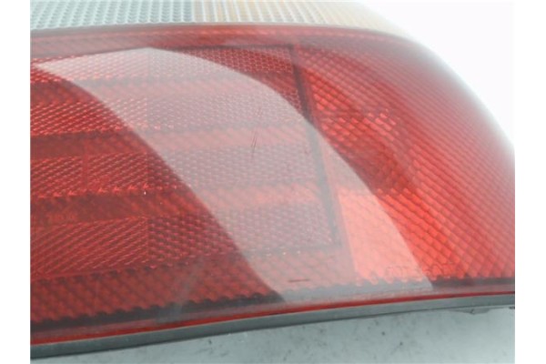 Recambio de piloto trasero derecho para nissan sunny berlina (n14) 1.4 lx referencia OEM IAM B655062C00  