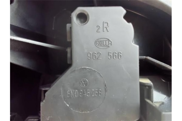 Recambio de piloto trasero derecho para volkswagen polo iii berlina (6n2) referencia OEM IAM 6N0945258 962566 