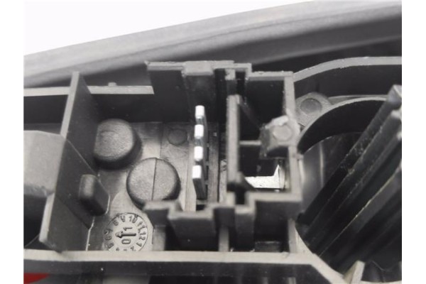 Recambio de piloto porton trasero izquierdo para renault laguna ii (xgo) 1.9d dci (120) referencia OEM IAM 8200002475 23460102 