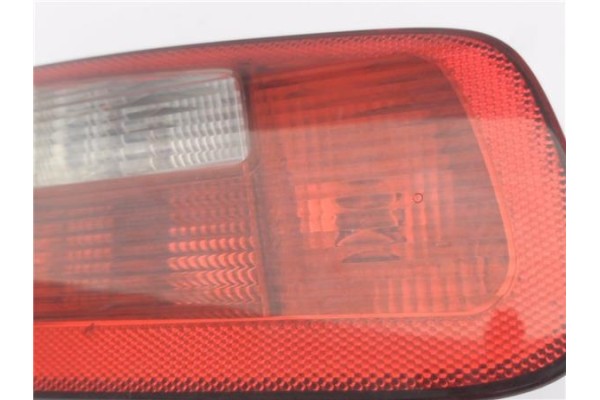Recambio de piloto porton trasero izquierdo para renault laguna ii (xgo) 1.9d dci (120) referencia OEM IAM 8200002475 23460102 