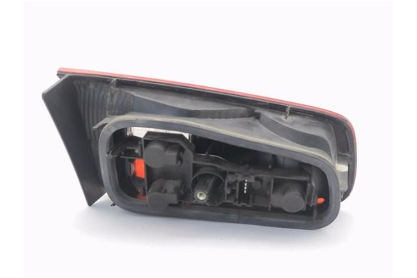 Recambio de piloto porton trasero derecho para renault laguna ii (xgo) 1.9d dci (120) referencia OEM IAM 8200002476 23460202 