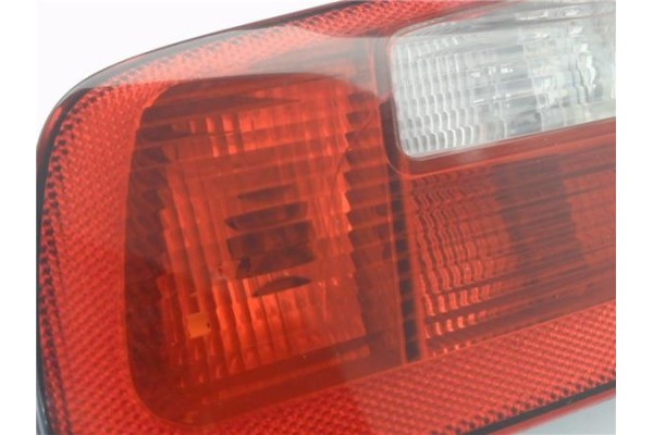 Recambio de piloto porton trasero derecho para renault laguna ii (xgo) 1.9d dci (120) referencia OEM IAM 8200002476 23460202 