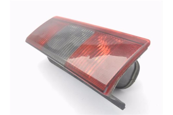 Recambio de piloto trasero derecho para opel combo (corsa c) 1.7 di 16v referencia OEM IAM E95302  