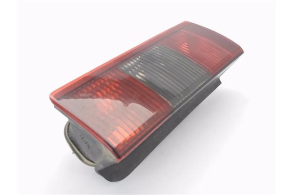 Recambio de piloto trasero derecho para opel combo (corsa c) 1.7 di 16v referencia OEM IAM E95302  