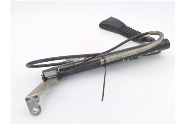 Recambio de anclaje cinturon delantero derecho para opel corsa b 1.7 d referencia OEM IAM 90387492  