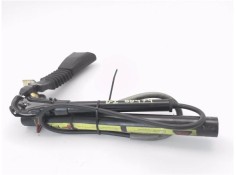 Recambio de anclaje cinturon delantero izquierdo para opel corsa b 1.7 d referencia OEM IAM 90387491 64113 