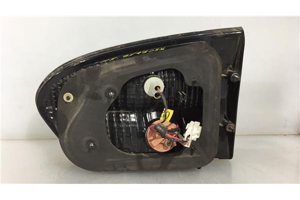 Recambio de piloto interior izquierdo para hyundai h-1 furgón 2.5 td referencia OEM IAM 924054A61  