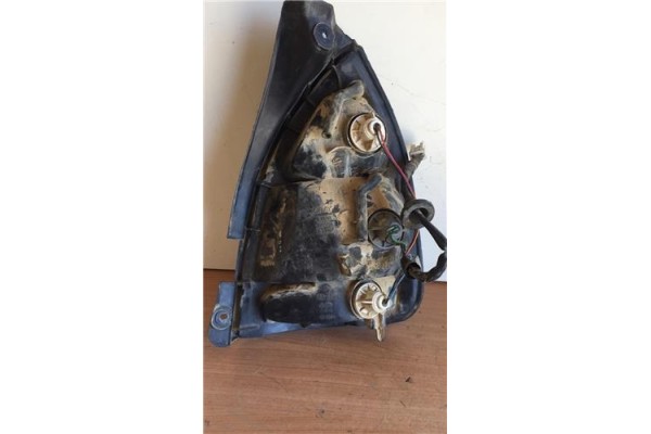 Recambio de piloto trasero izquierdo para hyundai lantra familiar (rd) 1.6 1.8i gls referencia OEM IAM 23571156  