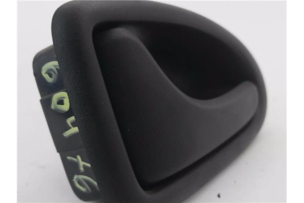 Recambio de manilla int. puerta trasero izquierda para renault clio ii (xbo) 1.5d dci 80cv referencia OEM IAM 7700423887  