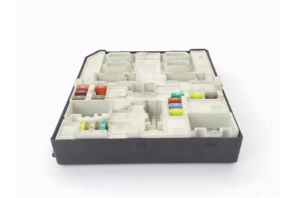 Recambio de caja reles para renault master iii combi 2.3 l1h1 3,0t referencia OEM IAM 519543F08 284B66852R 