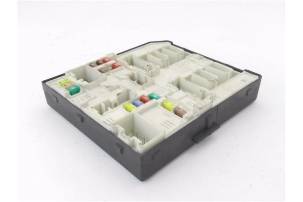 Recambio de caja reles para renault master iii combi 2.3 l1h1 3,0t referencia OEM IAM 519543F08 284B66852R 