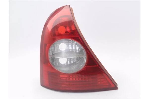 Recambio de piloto trasero izquierdo para renault clio ii (xbo) 1.5d dci 80cv referencia OEM IAM 8200071413  