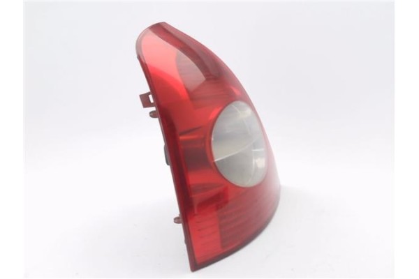 Recambio de piloto trasero izquierdo para renault clio ii (xbo) 1.5d dci 80cv referencia OEM IAM 8200071413  