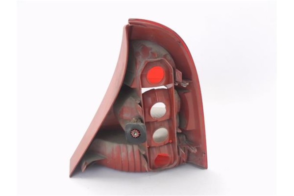 Recambio de piloto trasero izquierdo para renault clio ii (xbo) 1.5d dci 80cv referencia OEM IAM 8200071413  
