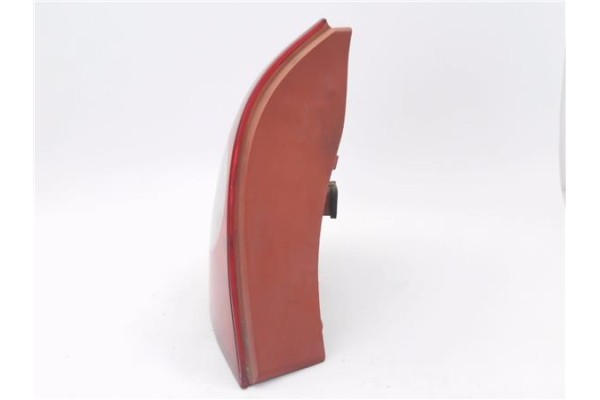Recambio de piloto trasero izquierdo para renault clio ii (xbo) 1.5d dci 80cv referencia OEM IAM 8200071413  