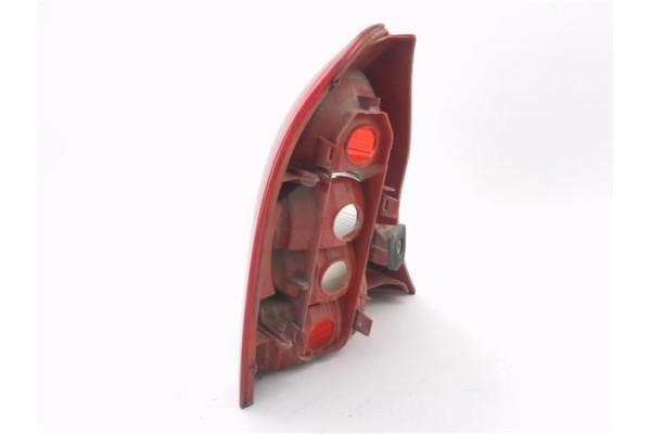 Recambio de piloto trasero derecho para renault clio ii (xbo) 1.5d dci 80cv referencia OEM IAM 8200071414  