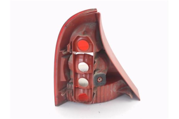 Recambio de piloto trasero derecho para renault clio ii (xbo) 1.5d dci 80cv referencia OEM IAM 8200071414  