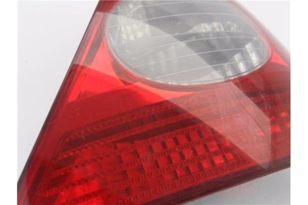 Recambio de piloto trasero derecho para renault clio ii (xbo) 1.5d dci 80cv referencia OEM IAM 8200071414  