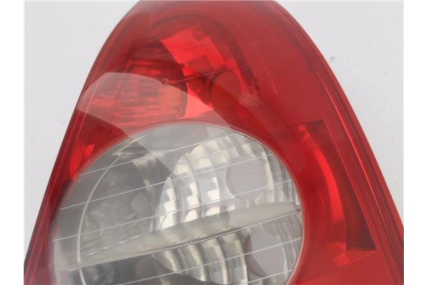 Recambio de piloto trasero derecho para renault clio ii (xbo) 1.5d dci 80cv referencia OEM IAM 8200071414  