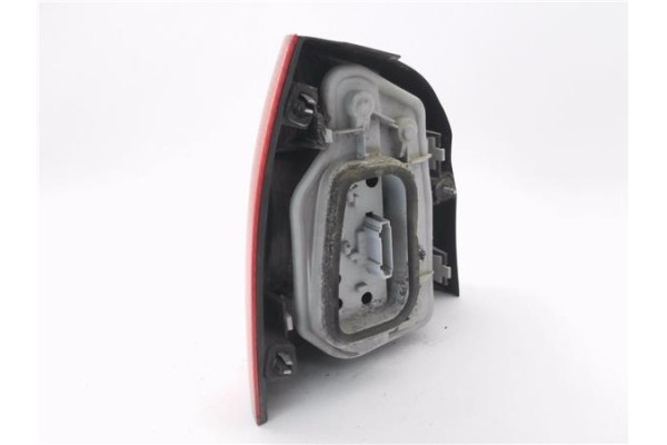 Recambio de piloto trasero derecho para volkswagen polo iv (9n1) 1.4 16v referencia OEM IAM 6Q6945112A  