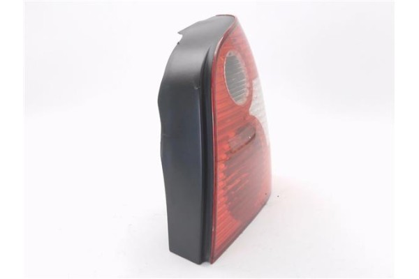 Recambio de piloto trasero derecho para volkswagen polo iv (9n1) 1.4 16v referencia OEM IAM 6Q6945112A  