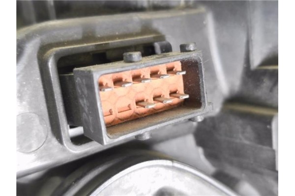 Recambio de faro delantero dcho para opel vectra c berlina 2.2 dti 16v referencia OEM IAM 15588800  