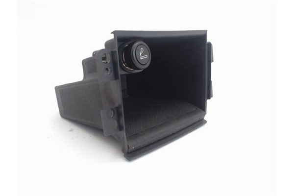 Recambio de embellecedor consola central para suzuki swift iii (sg) 1.3 referencia OEM IAM   