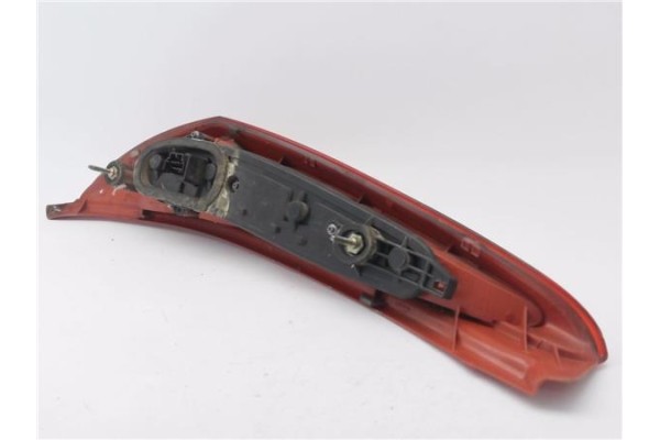 Recambio de piloto trasero derecho para fiat ii punto (188) berlina 1.2 16v 80 (188.233, .235, .253, .255, .333, .353, .639, .63