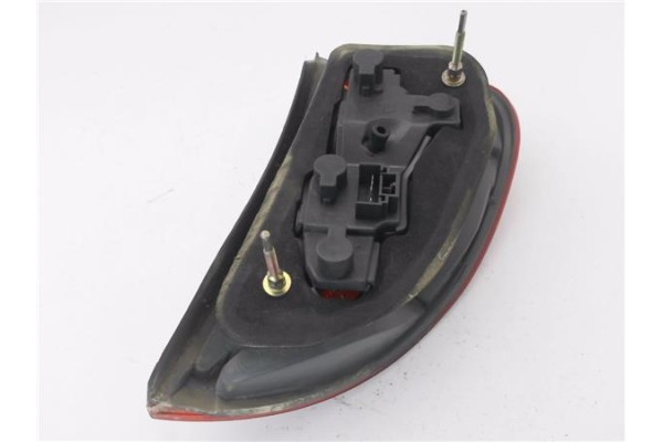 Recambio de piloto trasero izquierdo para lancia lybra station wagon 1.9 jtd referencia OEM IAM 38490748S 38490751 