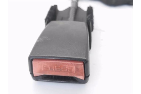Recambio de anclaje cinturon delantero derecho para citroen c2 1.4 hdi referencia OEM IAM 9639873877 TRW33022955 
