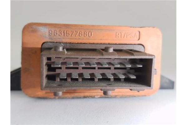 Recambio de caja precalentamiento para peugeot partner furgón (5) 1.9 d referencia OEM IAM 9631577880 PPEGF10 