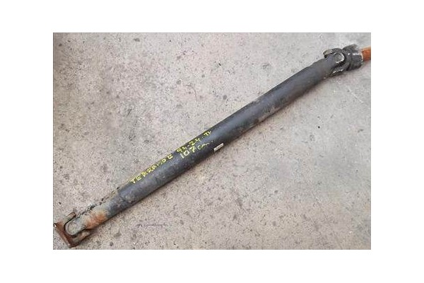Recambio de cardan trasero para nissan terrano ii (r20) 2.4 4wd referencia OEM IAM 373007F003 373000F000 