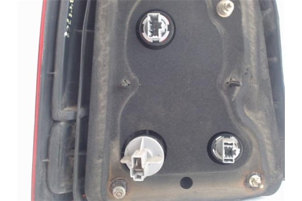 Recambio de piloto trasero derecho para honda logo (ga3) referencia OEM IAM 33501S50G01  