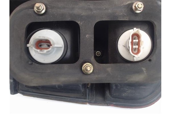 Recambio de piloto trasero derecho para mitsubishi santamo (hyundai) referencia OEM IAM 92402M2200  