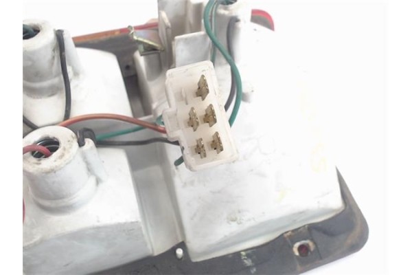 Recambio de piloto trasero derecho para mitsubishi pajero referencia OEM IAM MB283726  